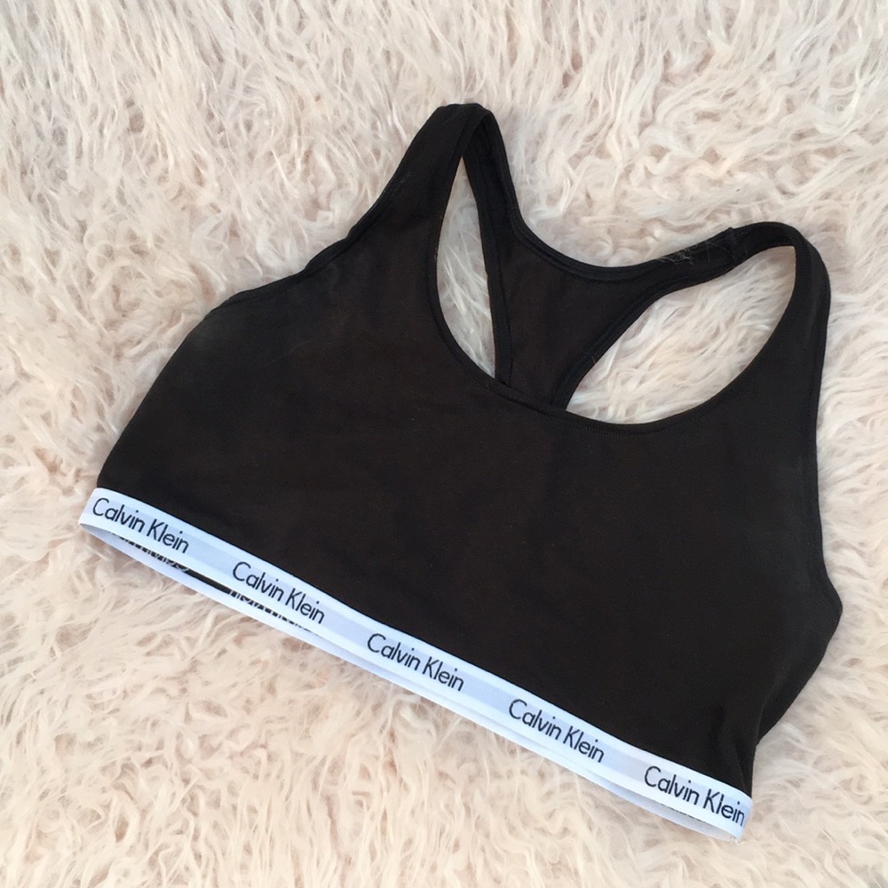 🔴🔴SOLD🔴🔴Calvin Klein sports bra size Large